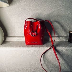 🆕 Condition G by Guess Shiny/Reflective Red CrossBody Bucket Purse Great Look